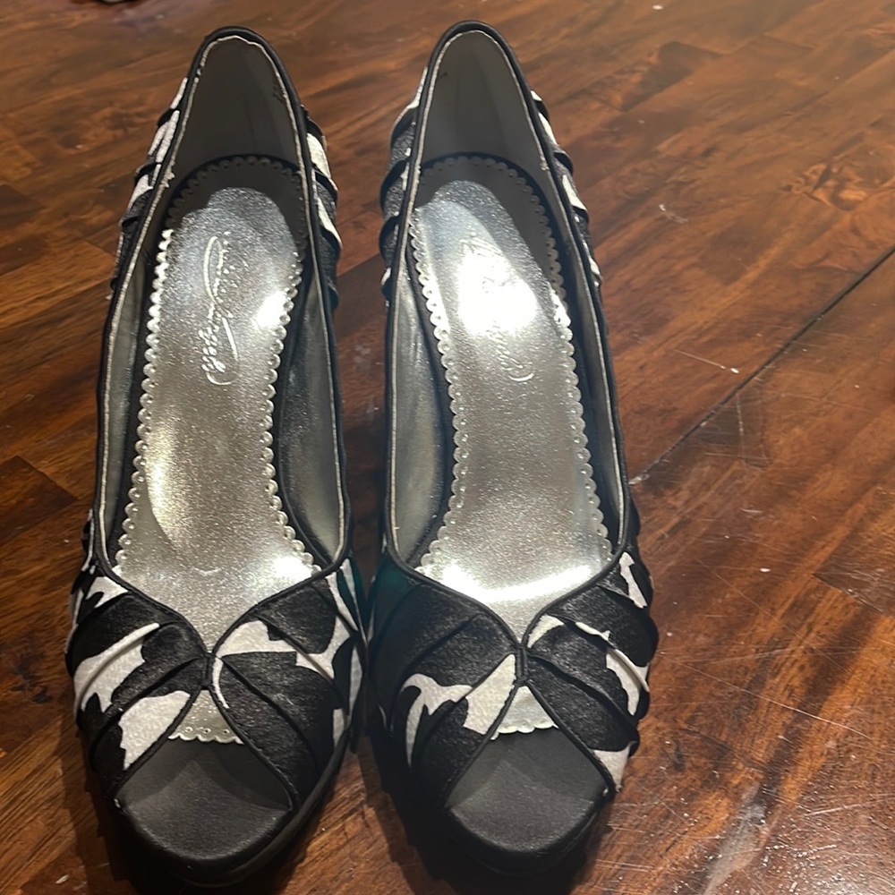 Women pumps - Picture 2 of 7